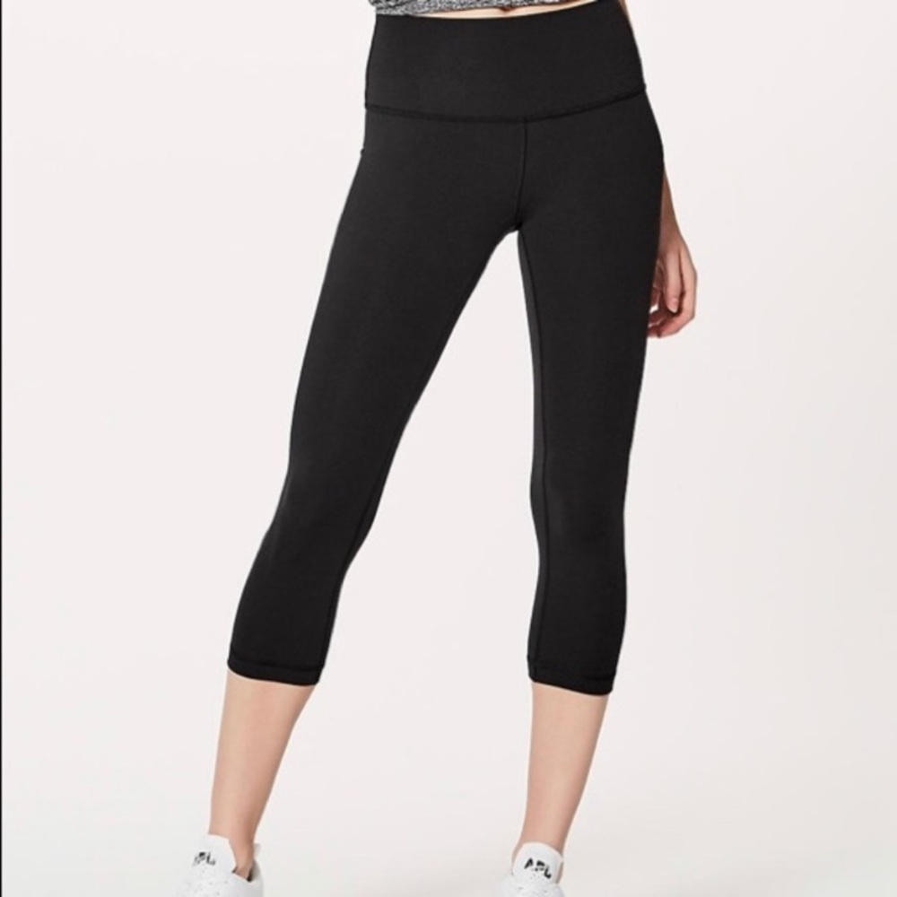 lululemon Wunder Under black crop leggings